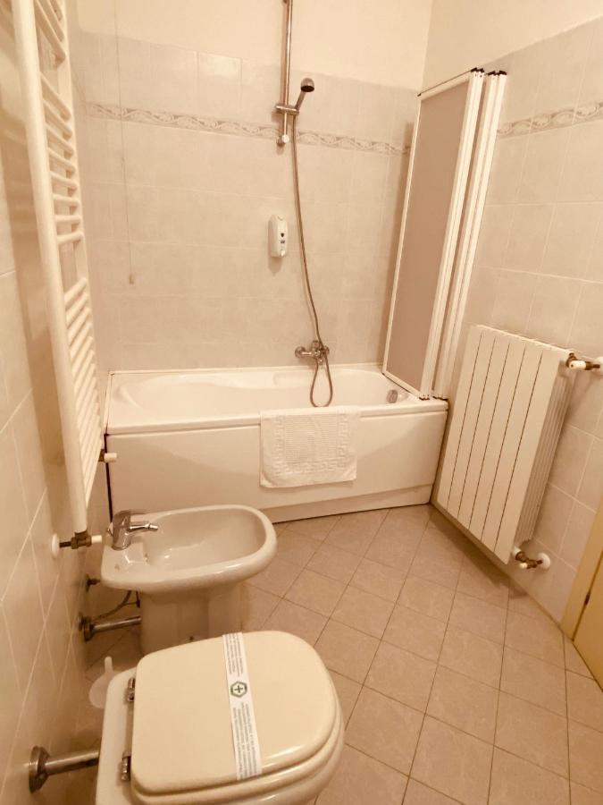 Amici Miei Rooms Cremona Exterior photo